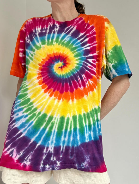 vintage rainbow spiral tie dye single stitch