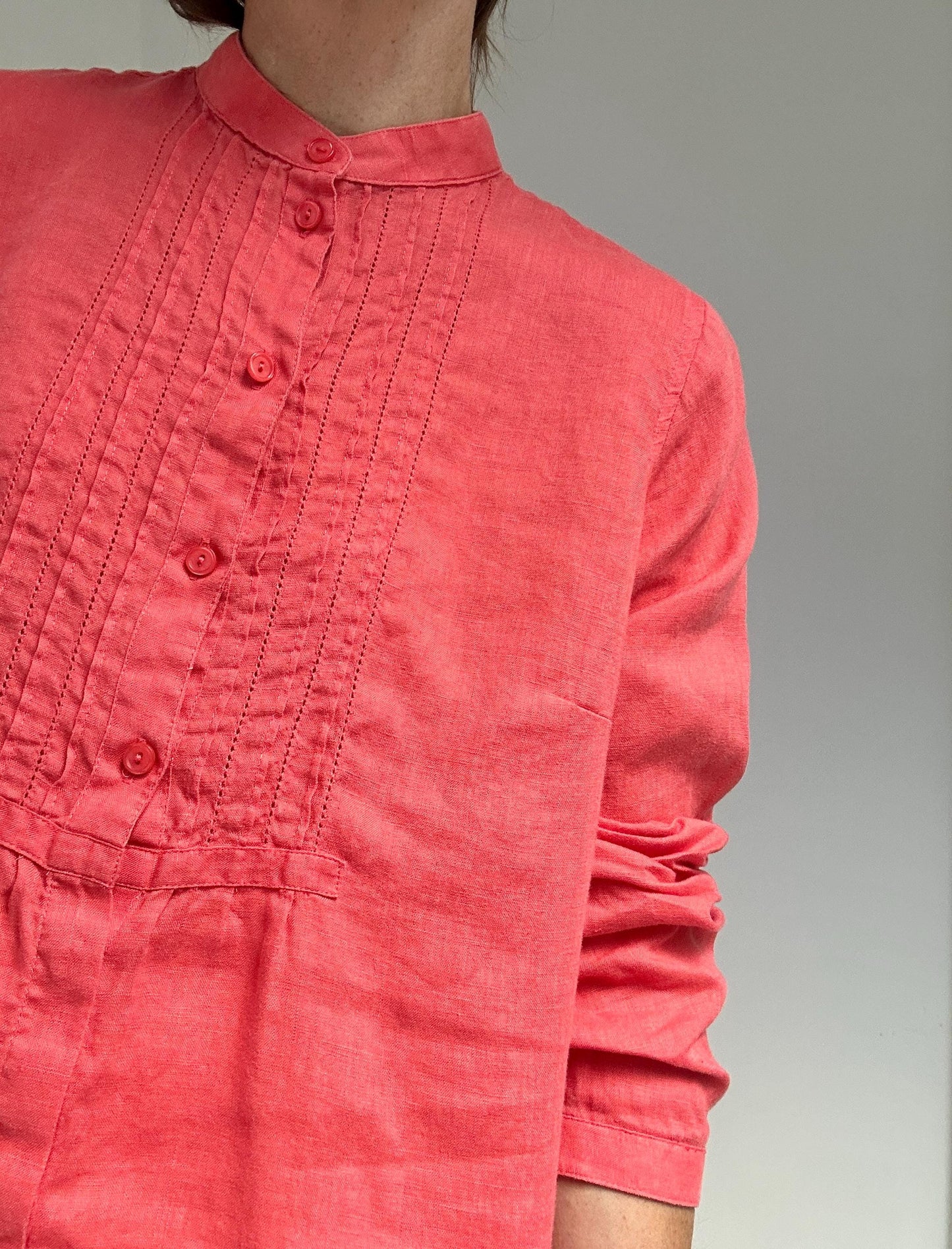 LL Bean linen pintuck band collar