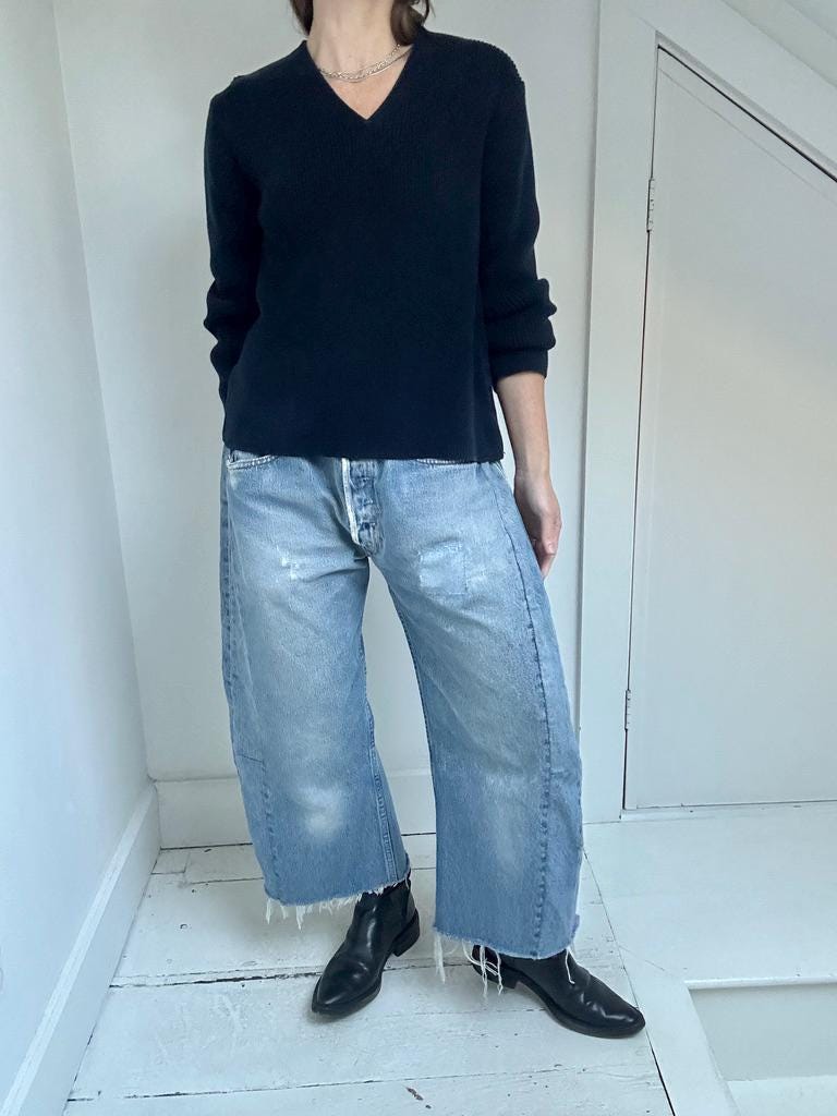 Eddie Bauer v-neck rib knit in Midnight