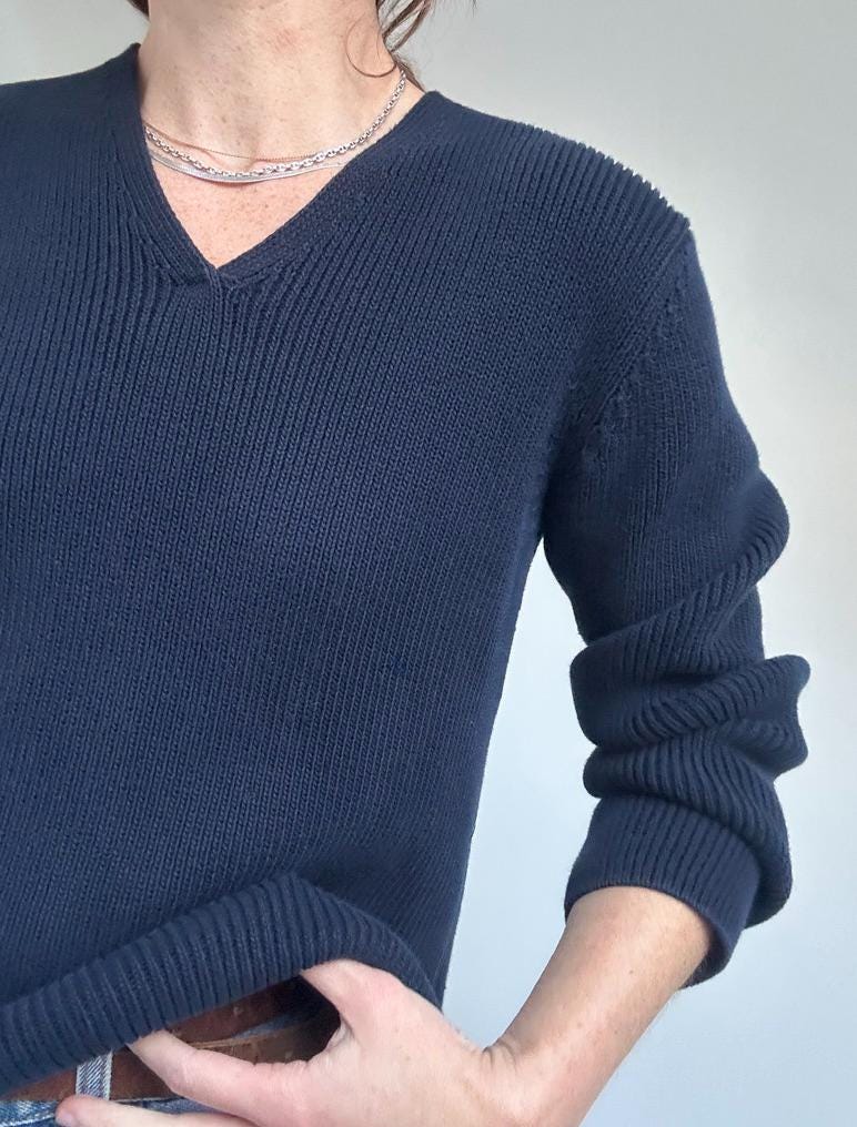 Eddie Bauer v-neck rib knit in Midnight